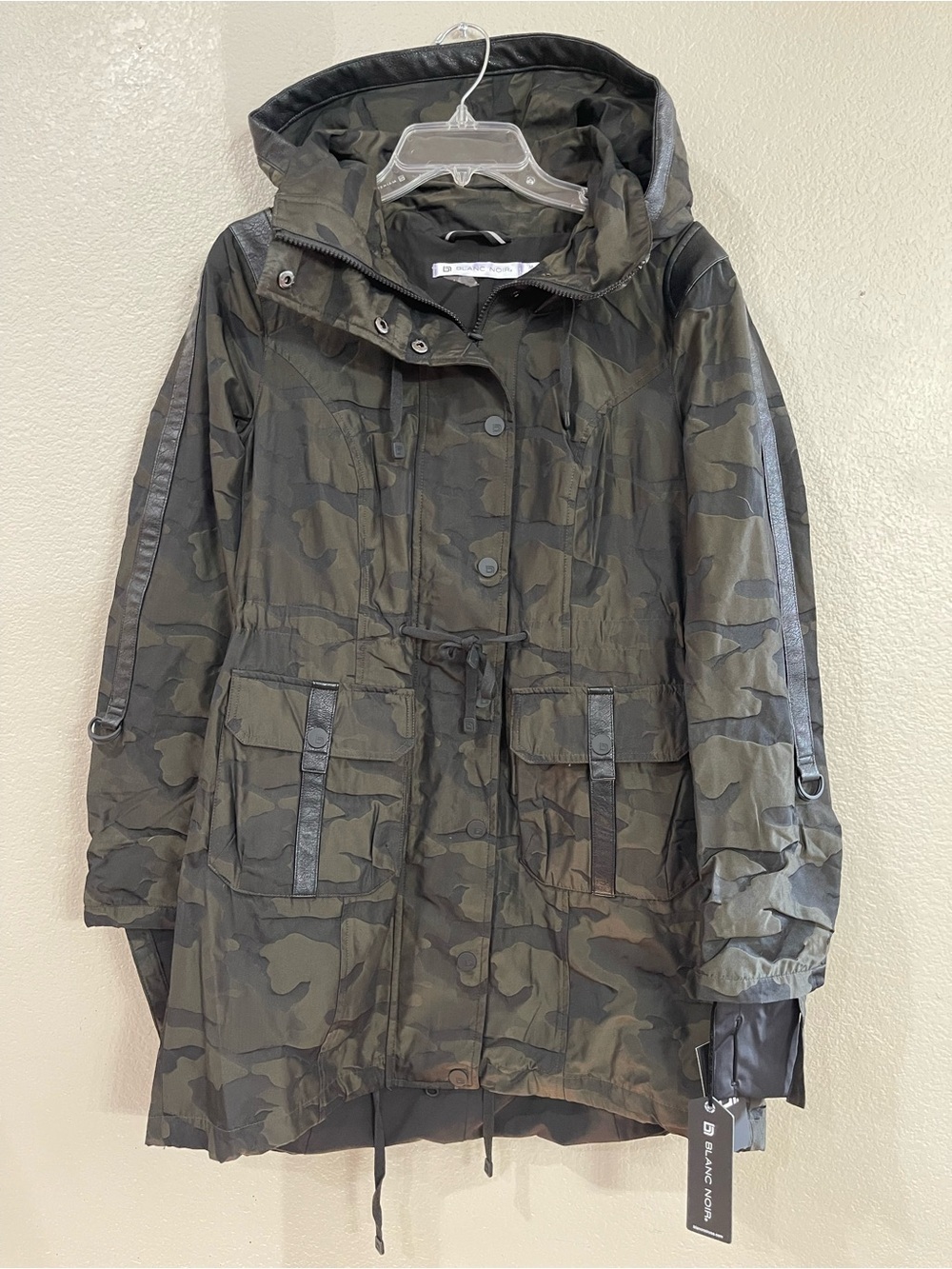 Blanc Noir Woven Camouflage Anorak Jacket - Dark Olive women’s medium